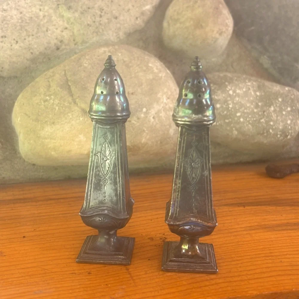 Salt Shaker Set - Picture 1 of 3